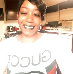 Meet your Posher, Yolanda